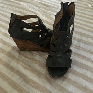 BedStu wedges size 8